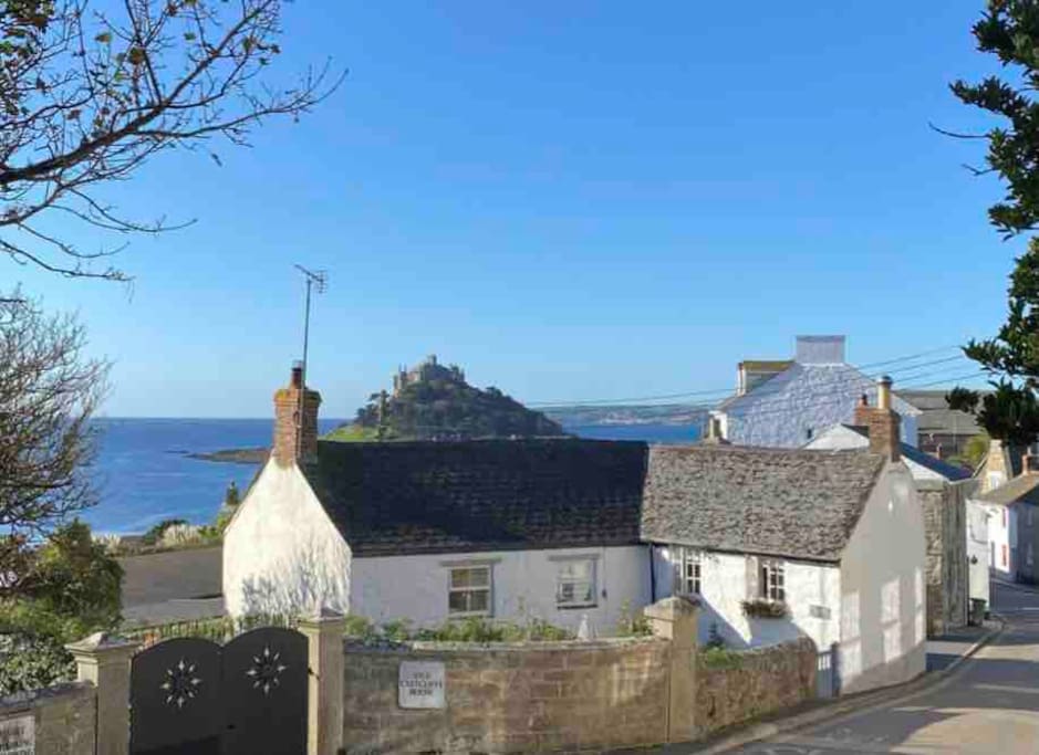 Cosy Cottage, Marazion Central with Parking thumbnail