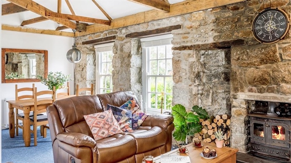 Boatman’s Cottage Mousehole- Sleeps 4 -Garage thumbnail