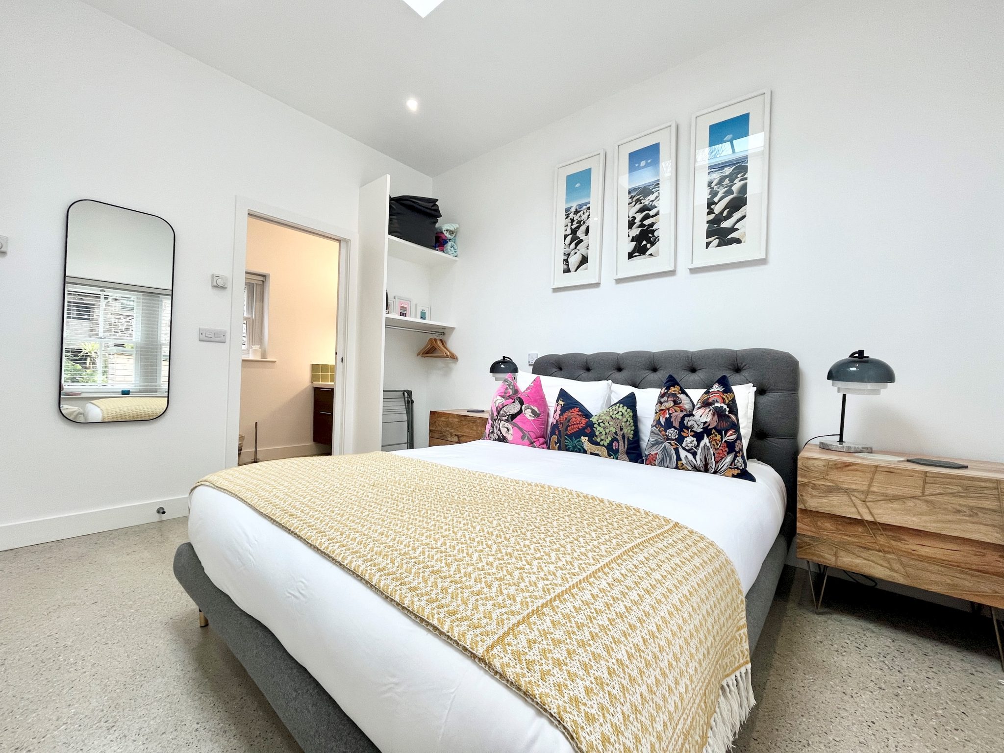 The Vicarage Newlyn 1 Bed~ River View~Parking thumbnail