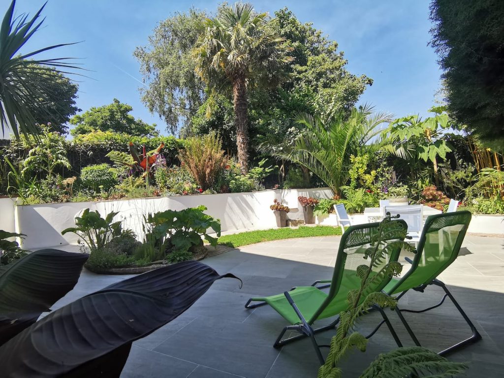 Falmouth Oasis with sub-tropical garden & parking thumbnail